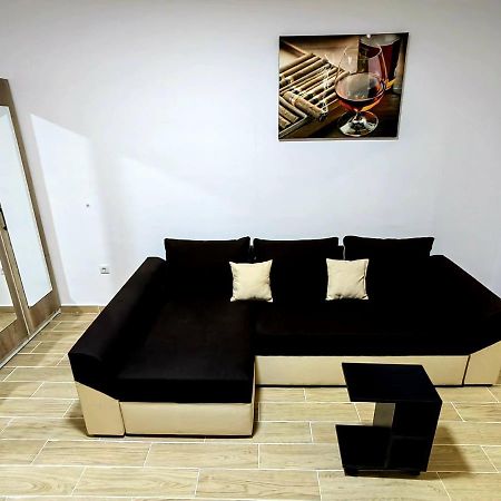 Militari Luxury Flat Daire Roşu Dış mekan fotoğraf