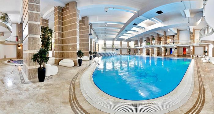 Militari Luxury Flat Daire Roşu Dış mekan fotoğraf